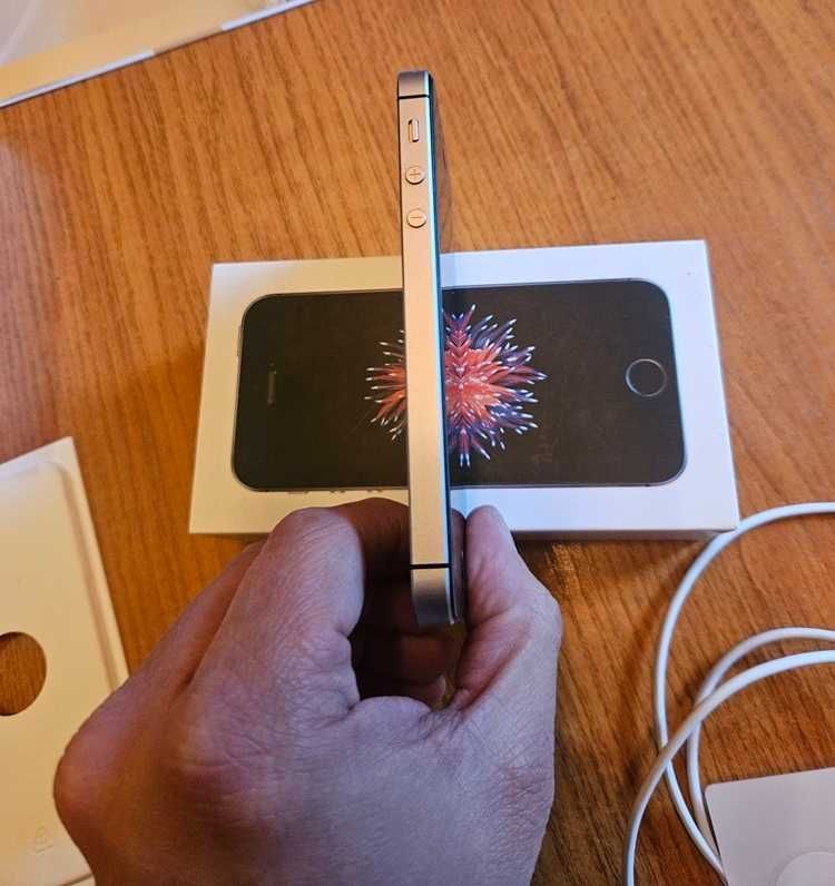 Iphone SE 2016 16gb, 89% батерия, айфон СЕ 2016
