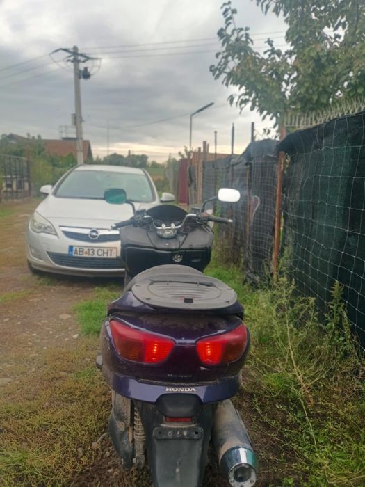 Vând motoscuter honda crz 249 cm