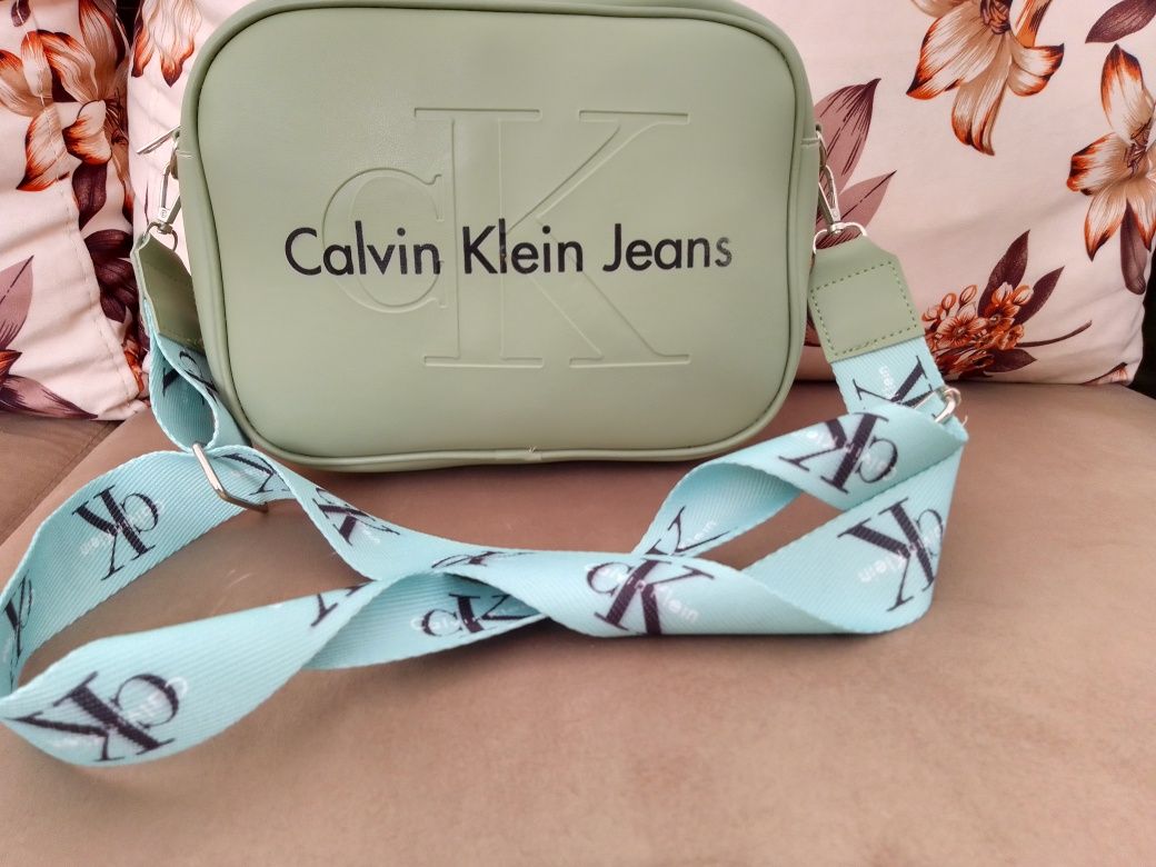 Дамски Чанти Calvin Klein