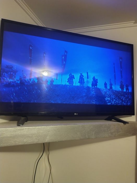 Ps 4 pro  în stare foarte buna!