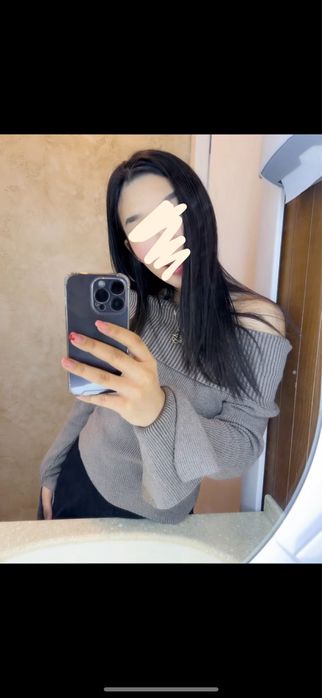 кофта с открытыми плечами