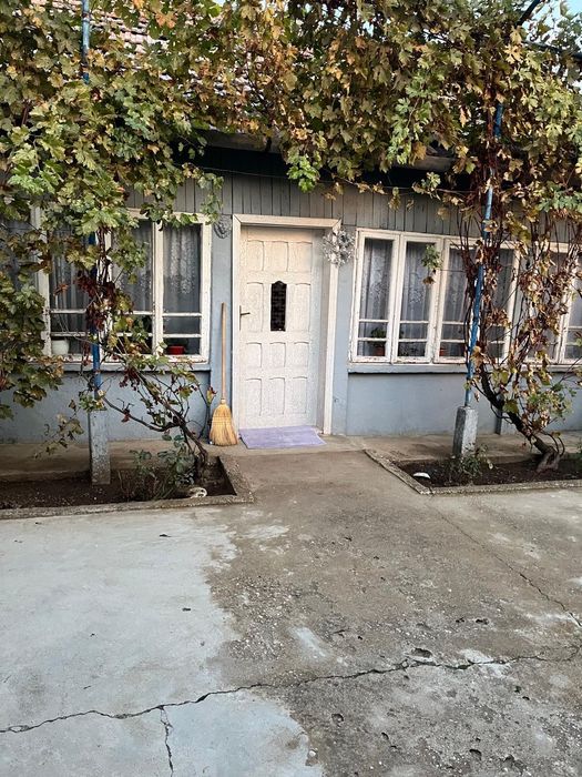 Casă de vânzare în comuna Leu