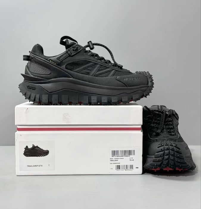 Кроссовки черные с GRTX подошвой 36,5 новые!