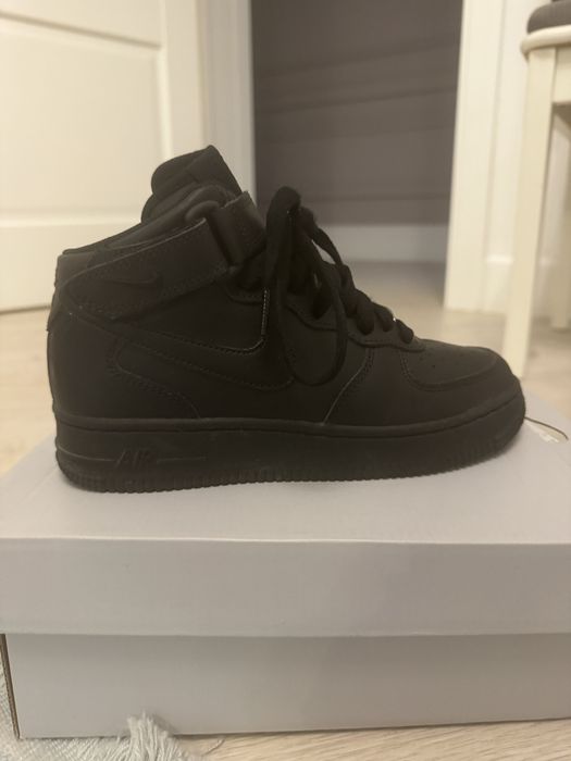 Кроссовки NIKE высокие