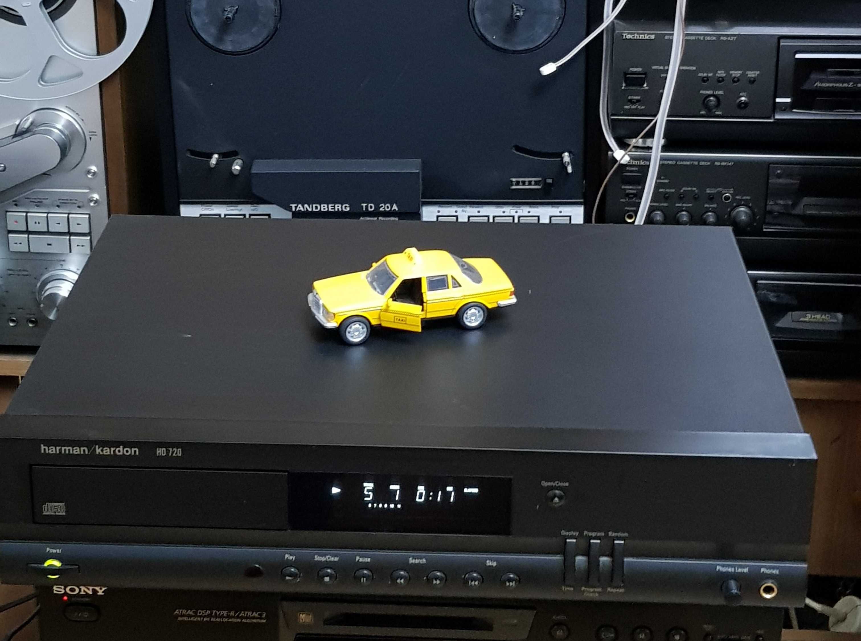 Compact Disc Stereo Cd Player Vintage HARMAN KARDON HD720 PLAYER