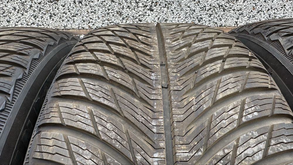 Зимни гуми Michelin - 4 х 215/50/18
