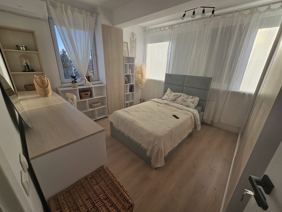 Apartament 3 camere si 2 locuri parcare, bloc 2014, renovat designer