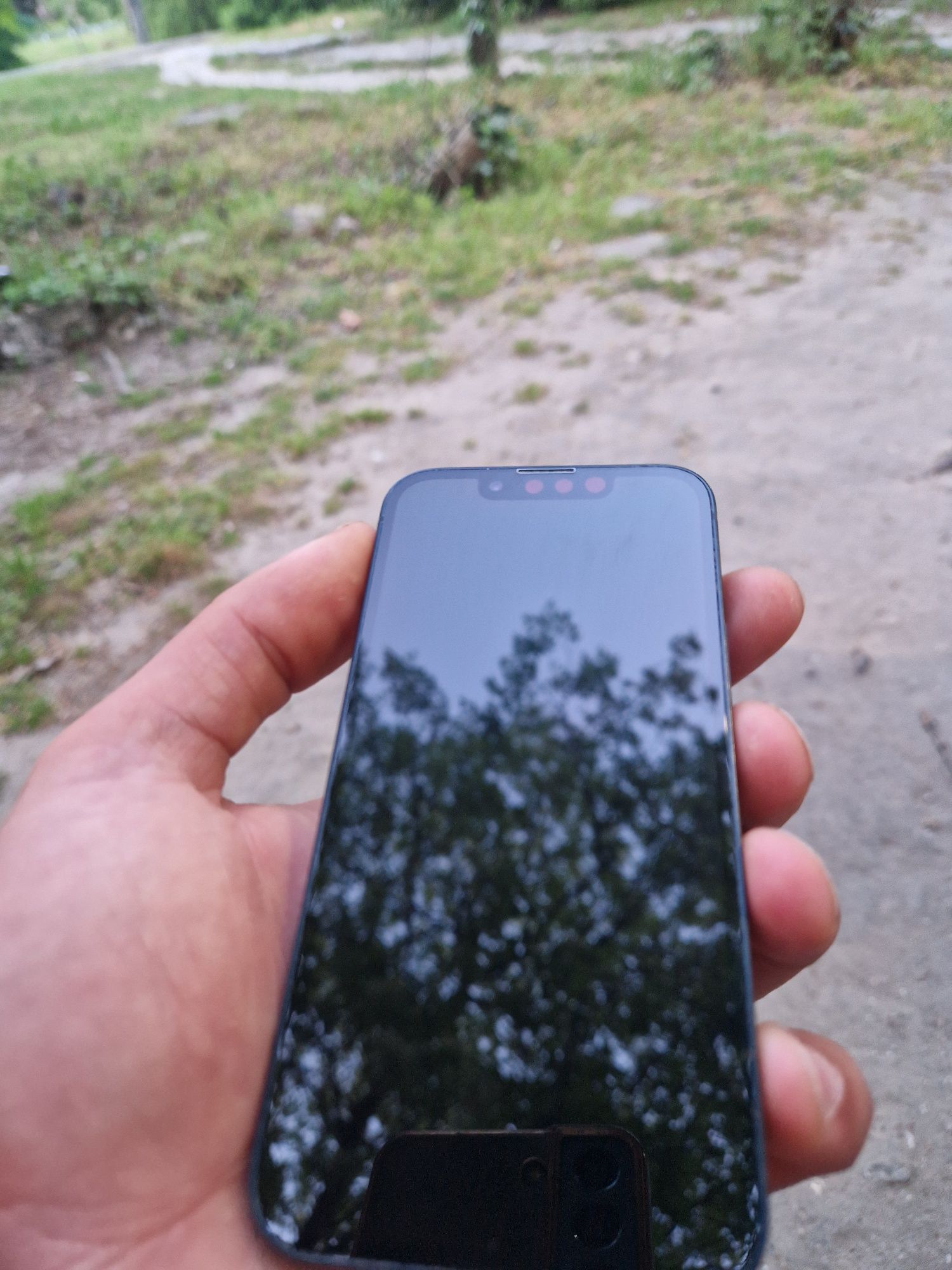 Iphone 13 Mini заключен