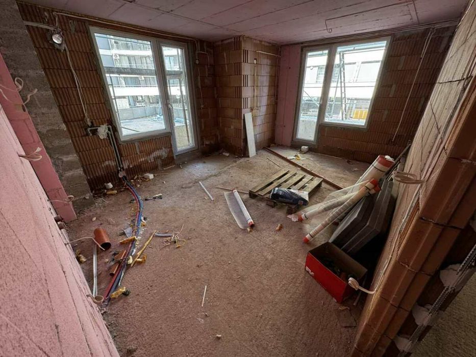 Тристаен апартамент в Красна поляна с АКТ 14!