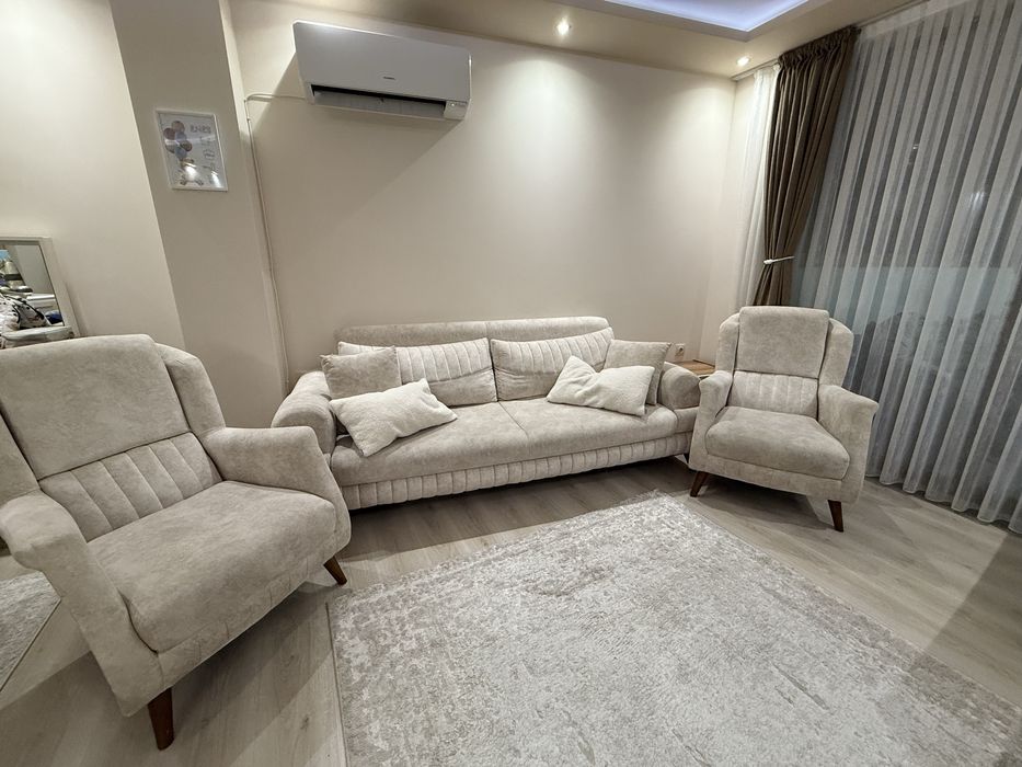 Диван с две кресла