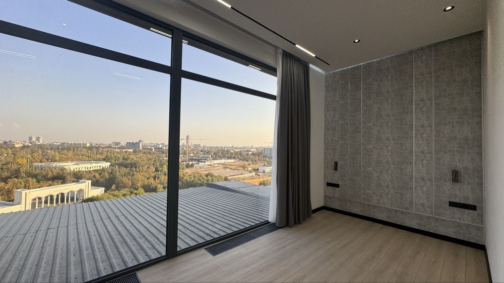 Продается квартира с терассой в центре города дружба камолон