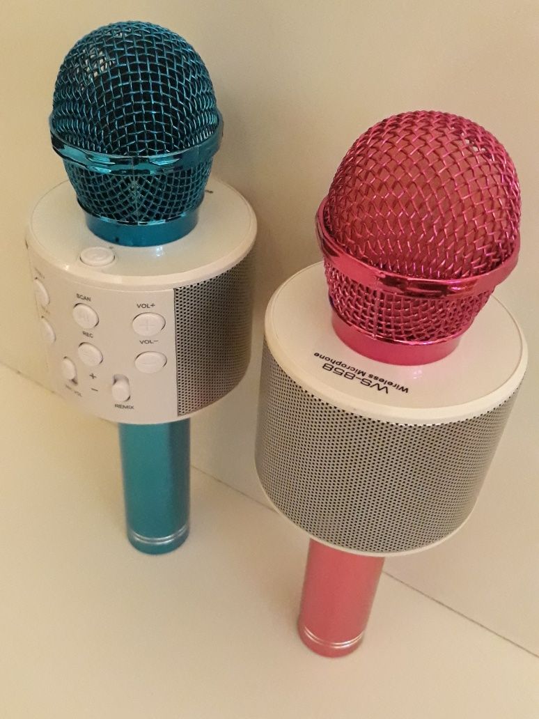2 Microfoane Bluetooth Karaoke (90Lei)