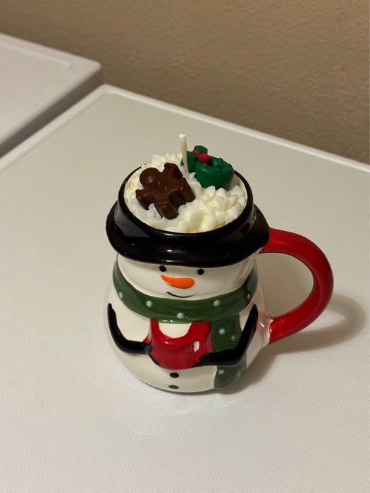 Ръчноизработени коледни свещи