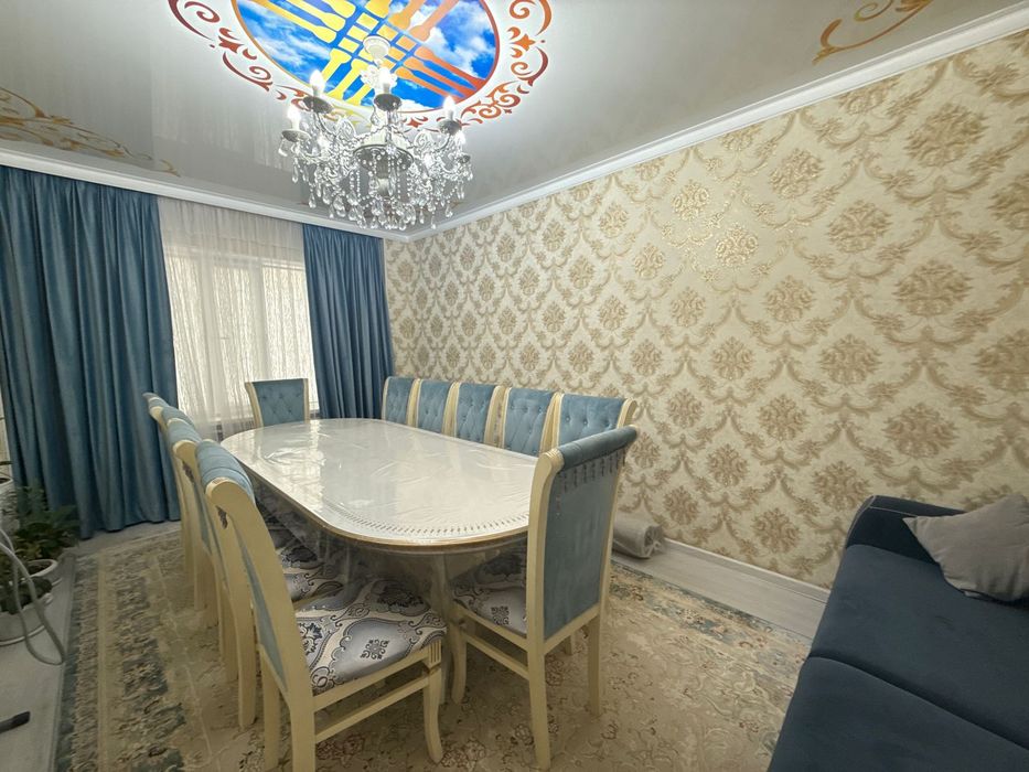 Продам стол  стульями и диван шкаф