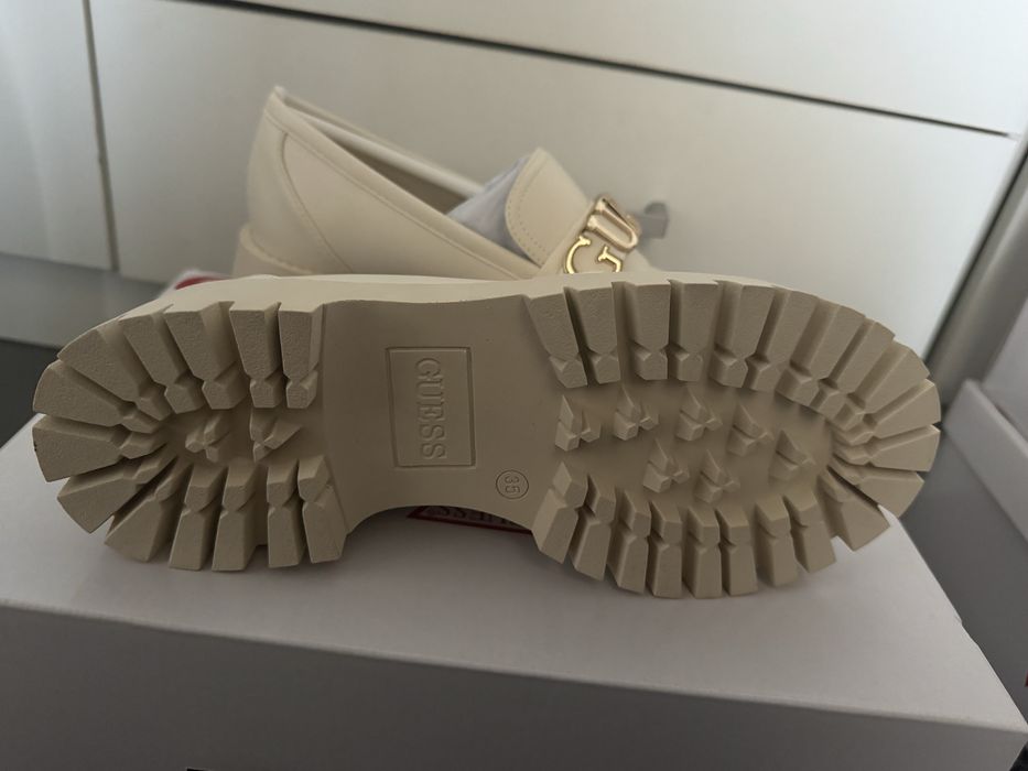 Pantofi Guess,de damă