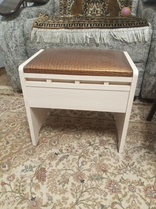 Банкетка мягкая, высота 35см.