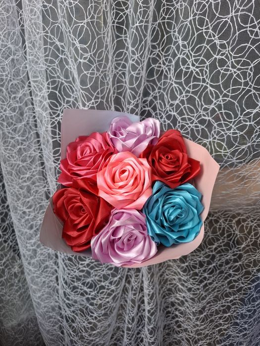 Букет из 7 роз. .