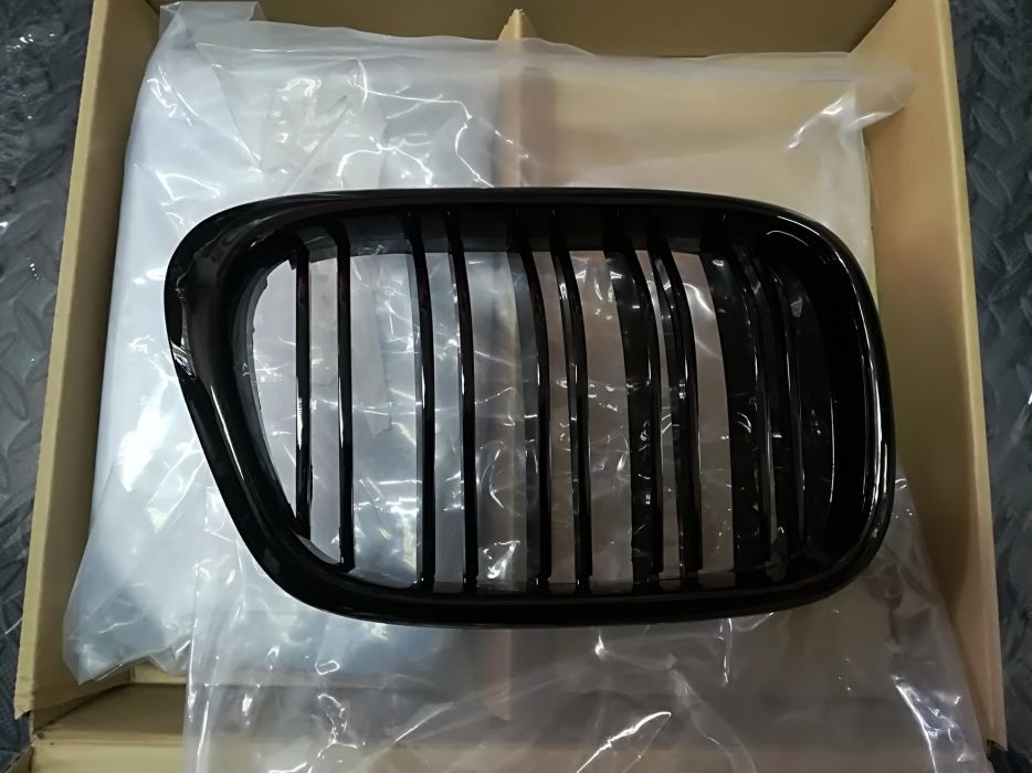 Grile duble BMW seria 5 E39 M5 look - Negru Lucios