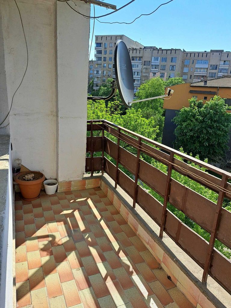 Продава се Тристаен апартамент в Видин, Център - 103 кв.м за 1068 €/кв.м - Снимка #3