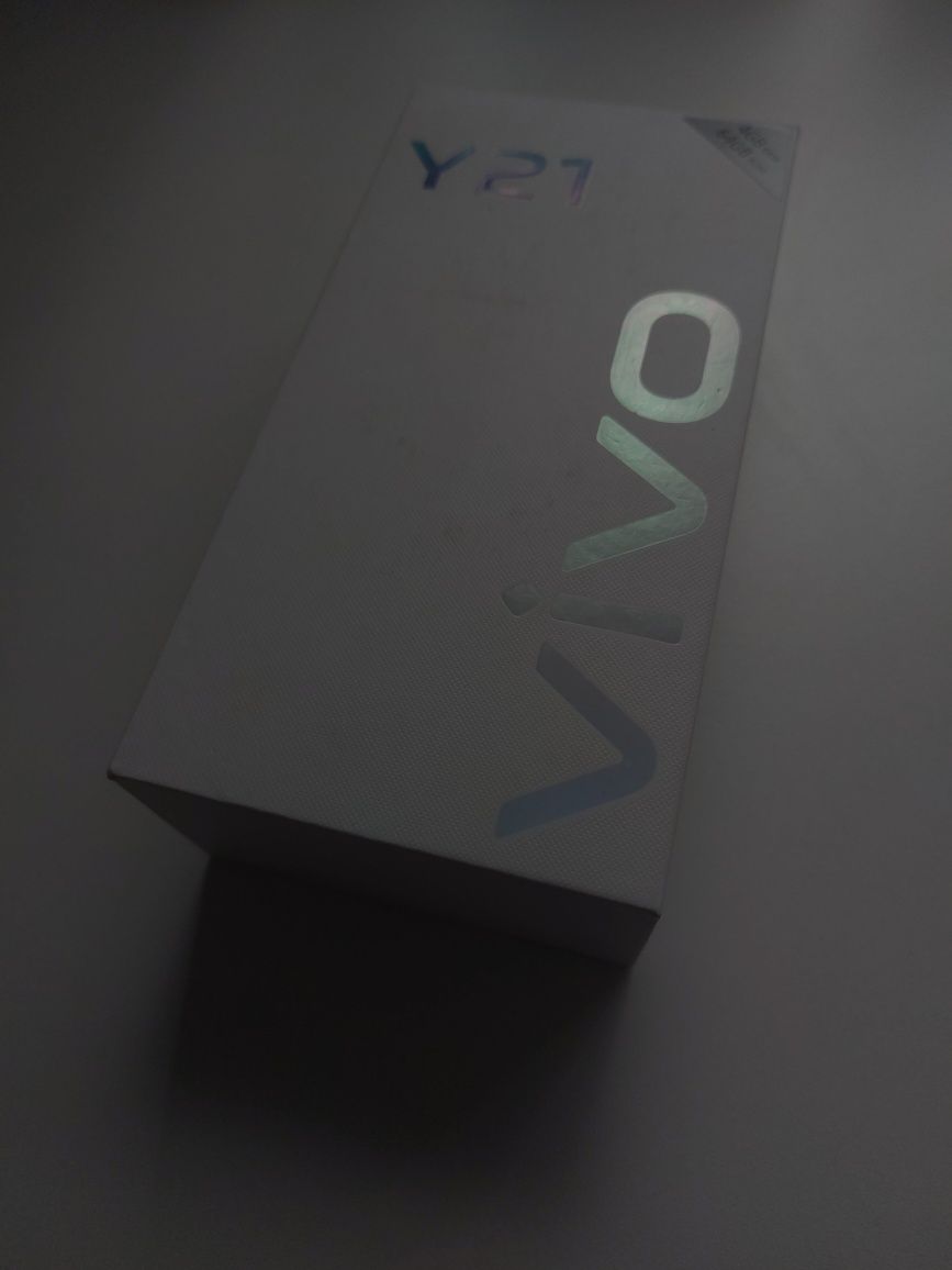 Срочно продаю смартфон Vivo y21