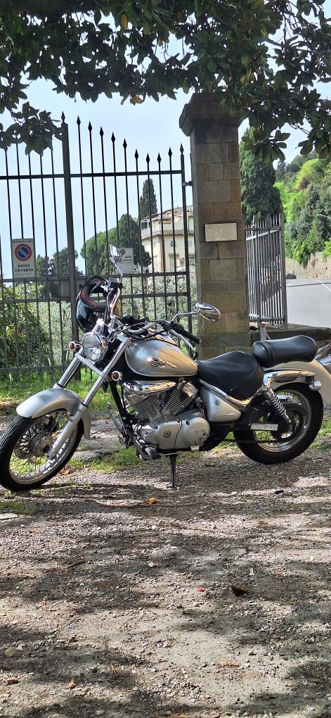 Suzuki Intruder LC 125