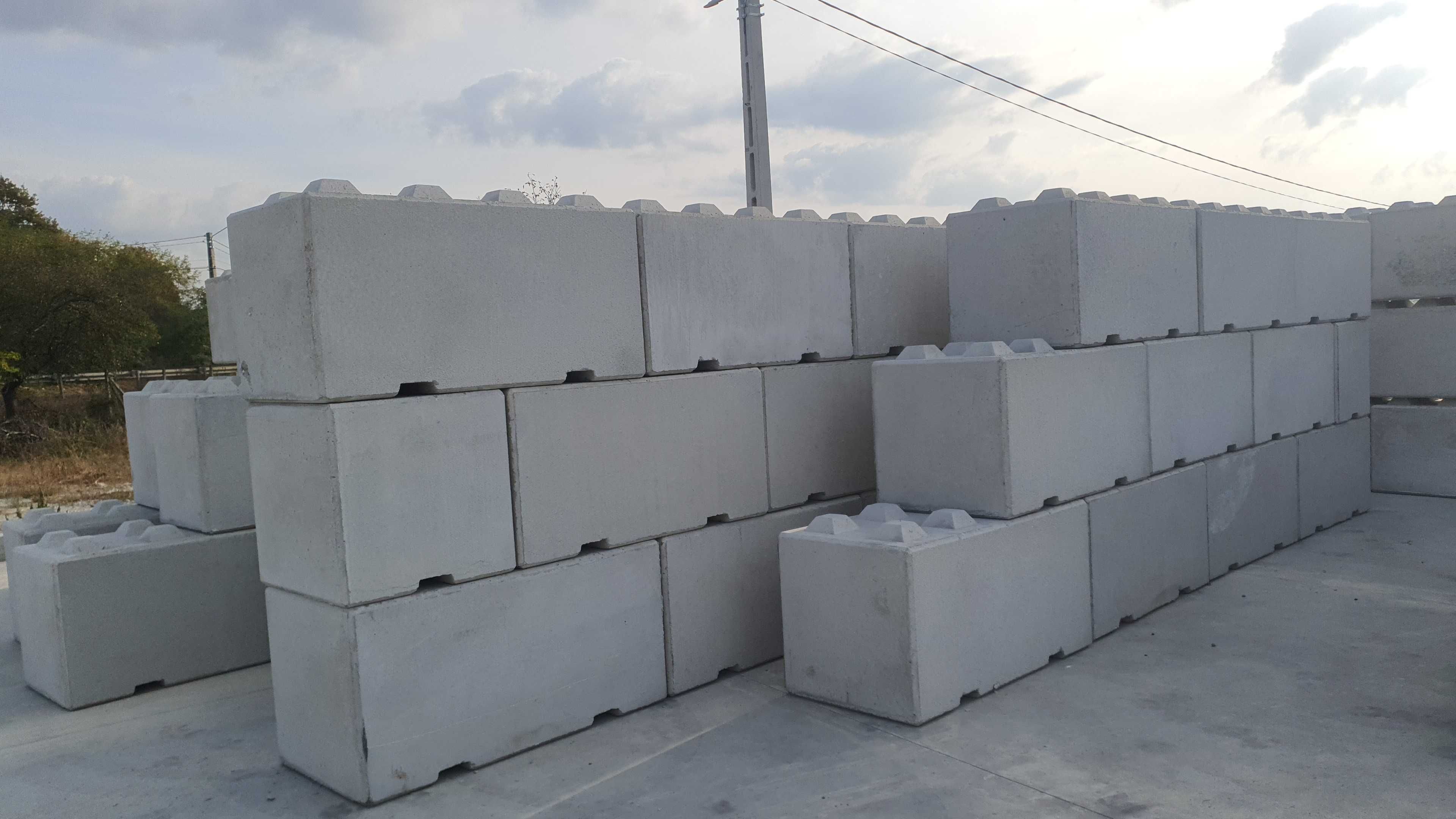 Bloc beton 77/77/150