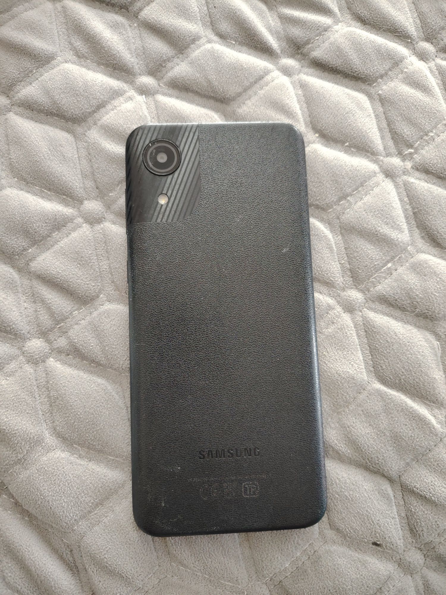 Продам Samsung a03 core 2/32 разбит экран но работает
