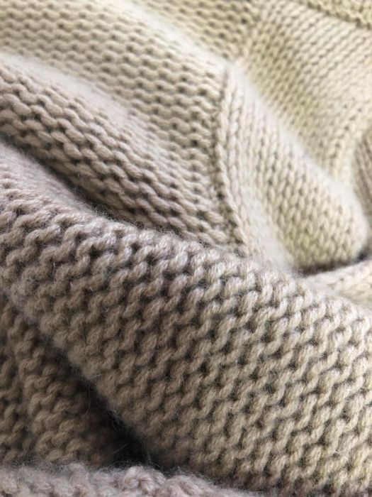 Pulover casmir marimea S lejer stare perfecta