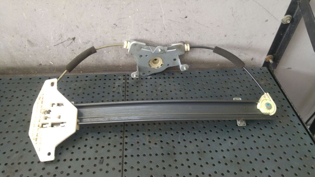 Macara geam stanga fata opel antara a l07