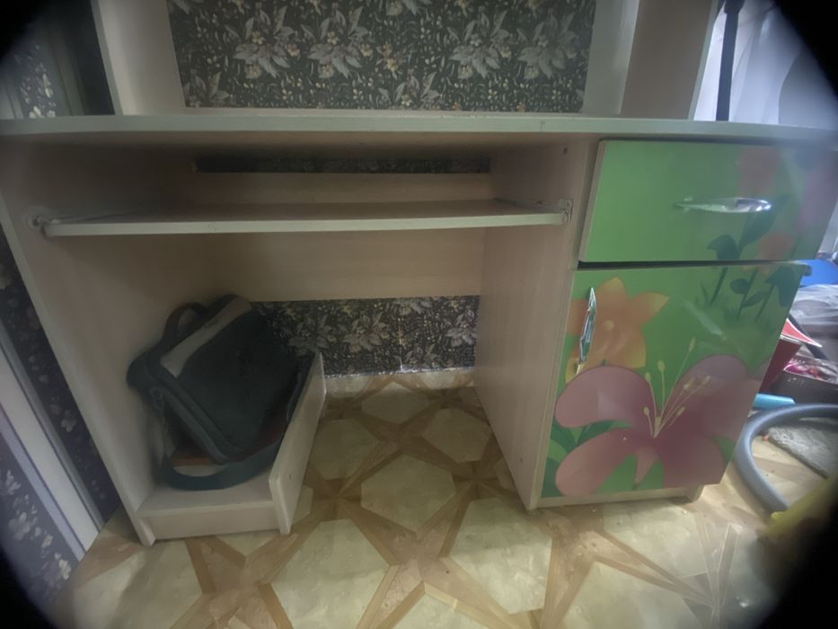 Продам шкаф и парта