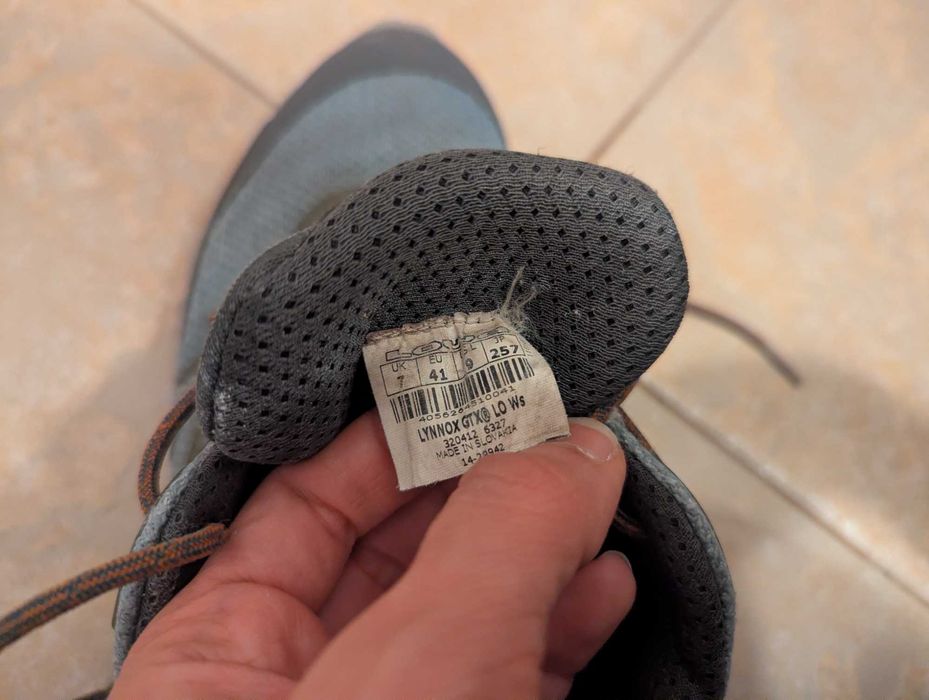 Дамски туристически обувки Lowa Gore Tex