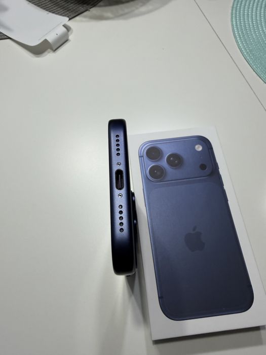 Iphone 17 PRO Deep Blue 256 GB