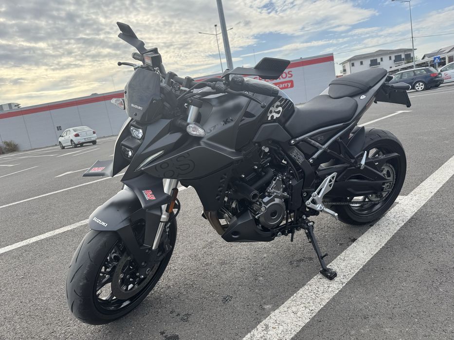 Suzuki GSX-8S , 7.000 km, garanție 2029