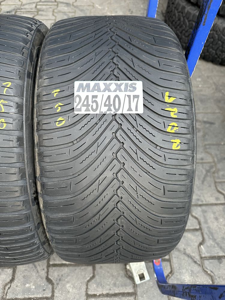 245/40/17 maxxis M+S
