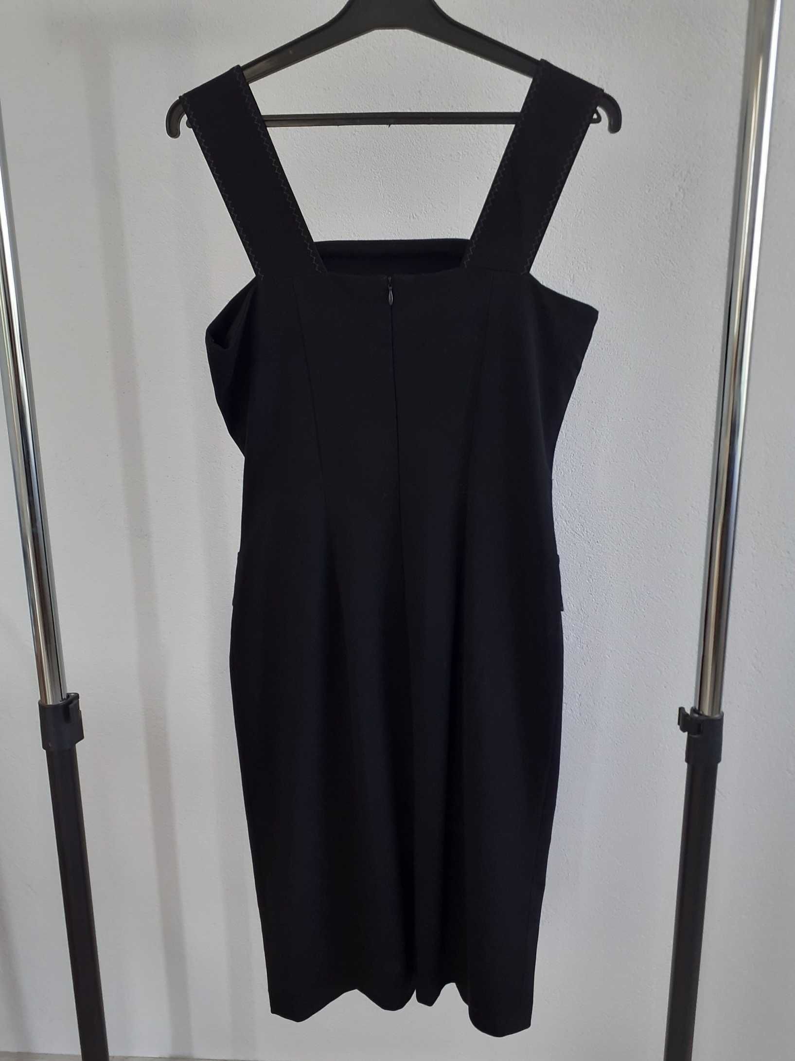 Sarafan negru, cambrat