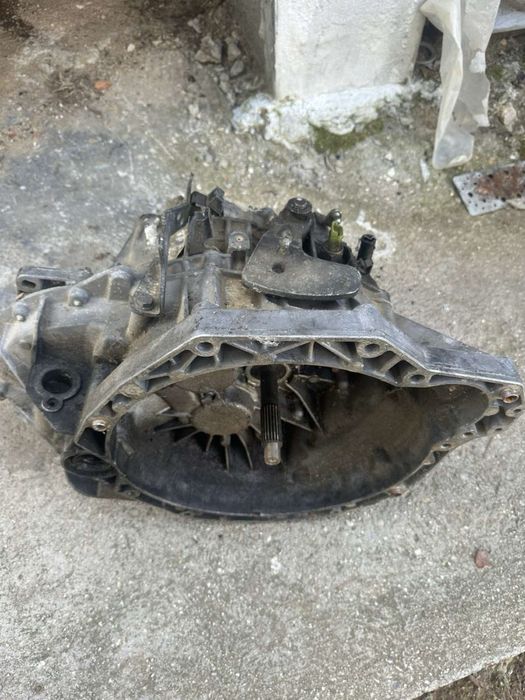 Скоростна кутия за Рено 2.2 150к.с 6 степенна