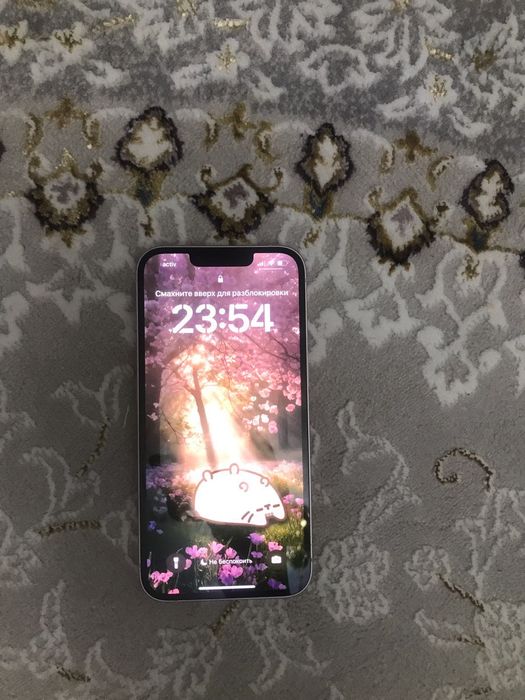 iPhone 13 белого цвета