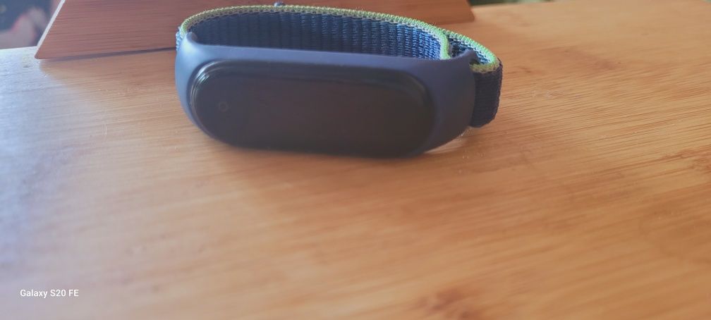 Vând Xiaomi Mi band 5