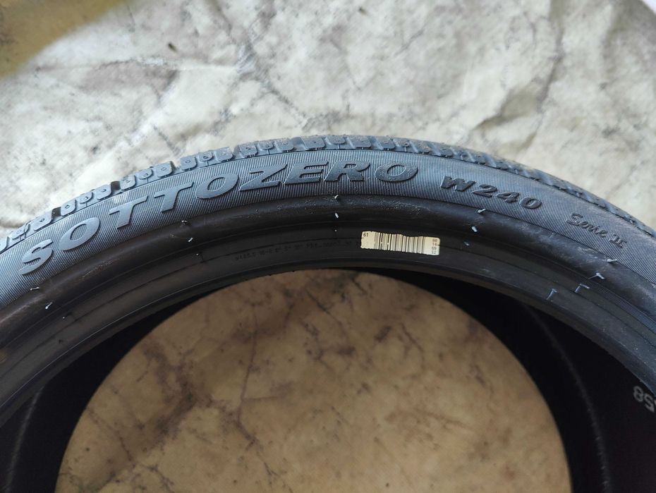 4 зимни гуми 235/35R19 Pirelli Sottozero W240 SerieII (N1) 87V DOT2625