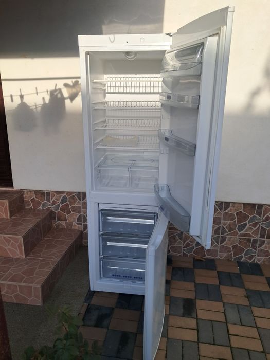 Frigider cu congelator