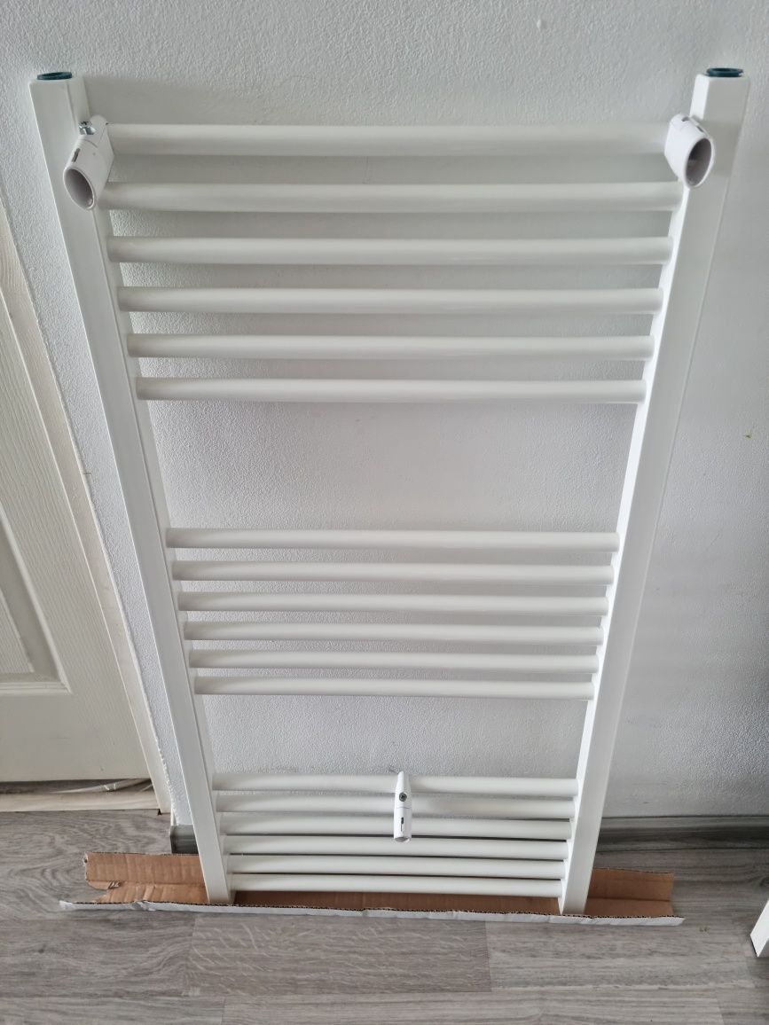 Radiator tip scara pentru baie