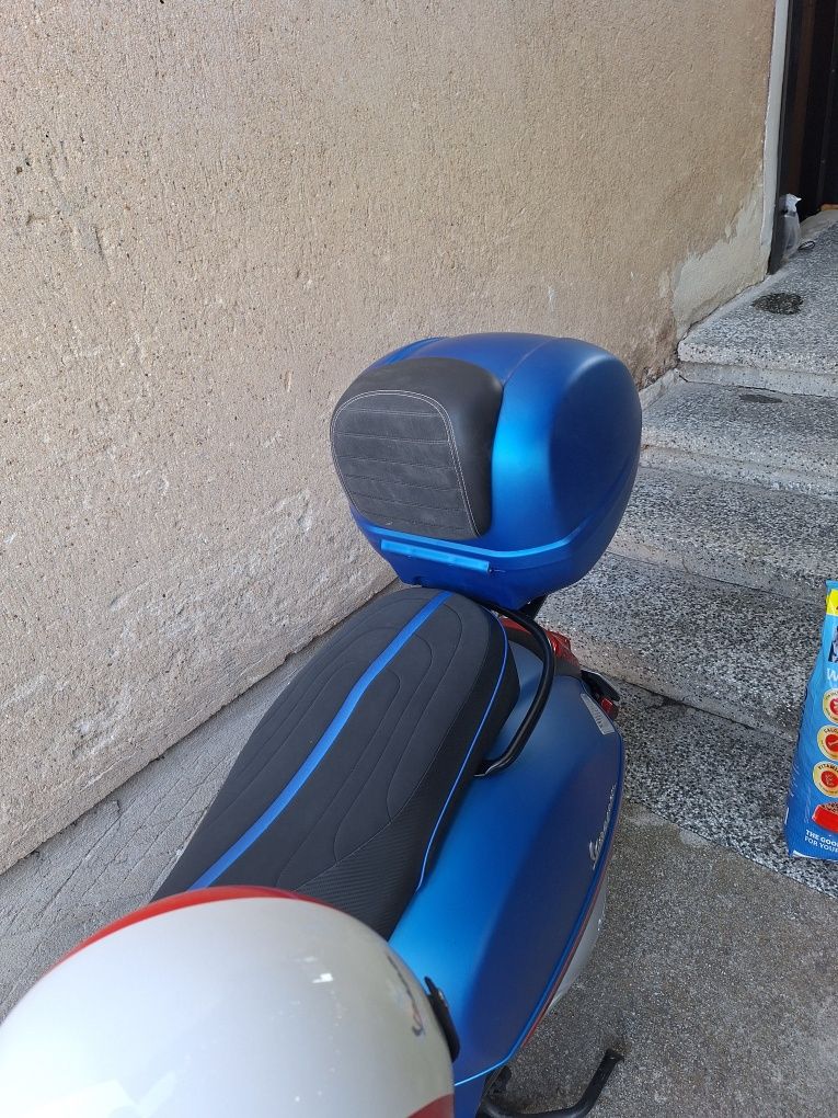 Оригинален куфар за Vespa GTS300