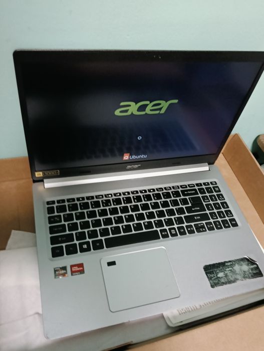 Vând f urgent laptop Acer