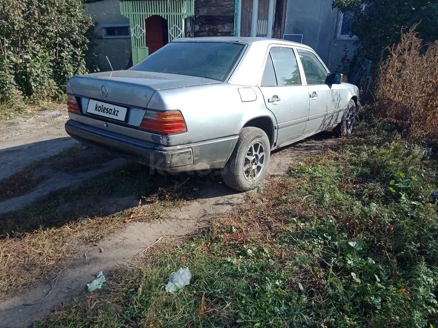 Mercedes-Benz E 250 год 1989