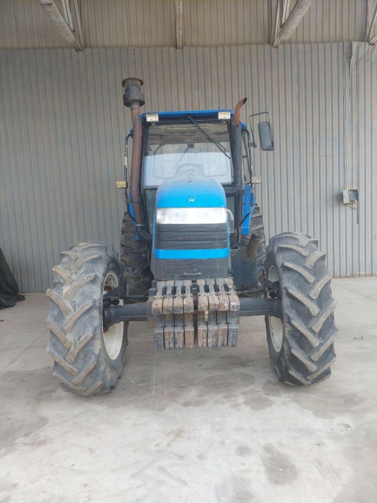 New Holland TS135 трактор сотилади