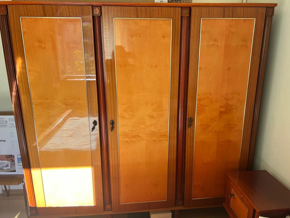 Dormitor lemn lacuit