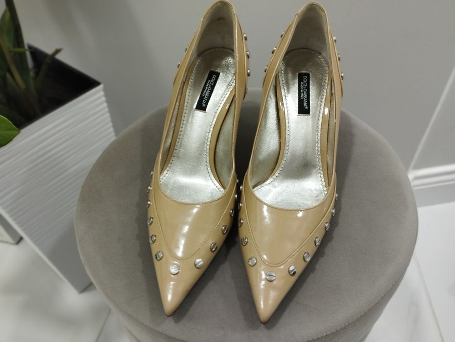 Обувки с ток на Dolce & Gabbana