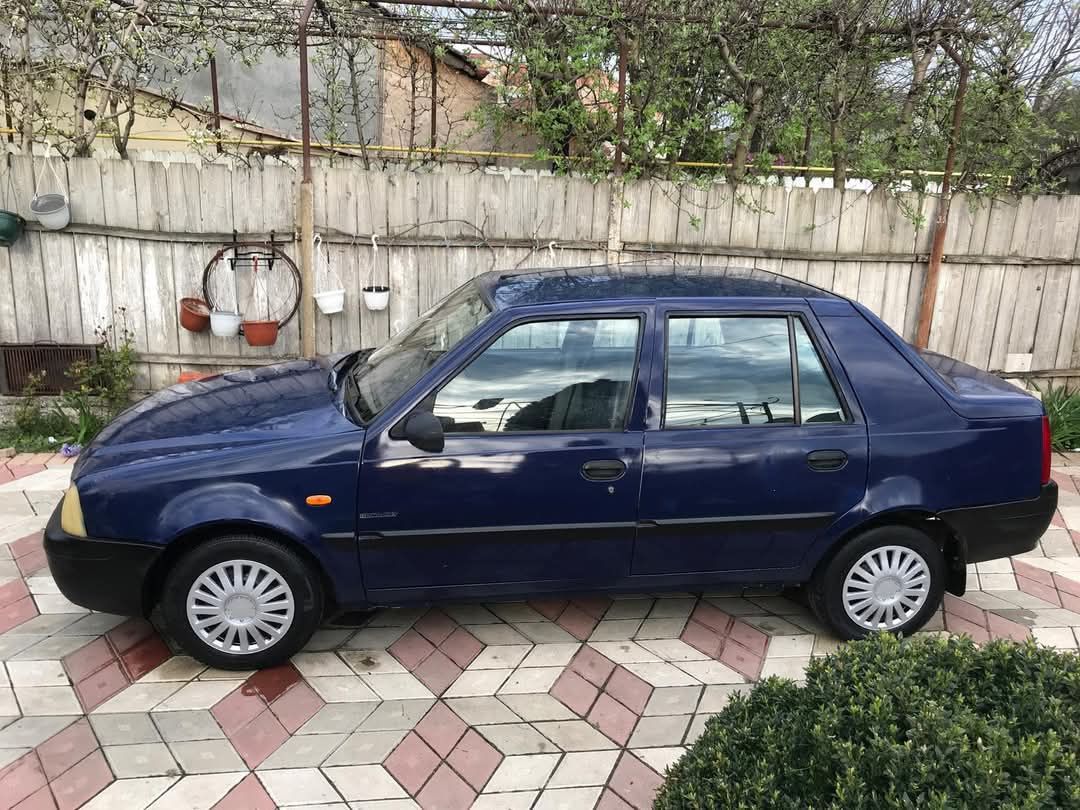 Dacia Solenza / 2000 lei /