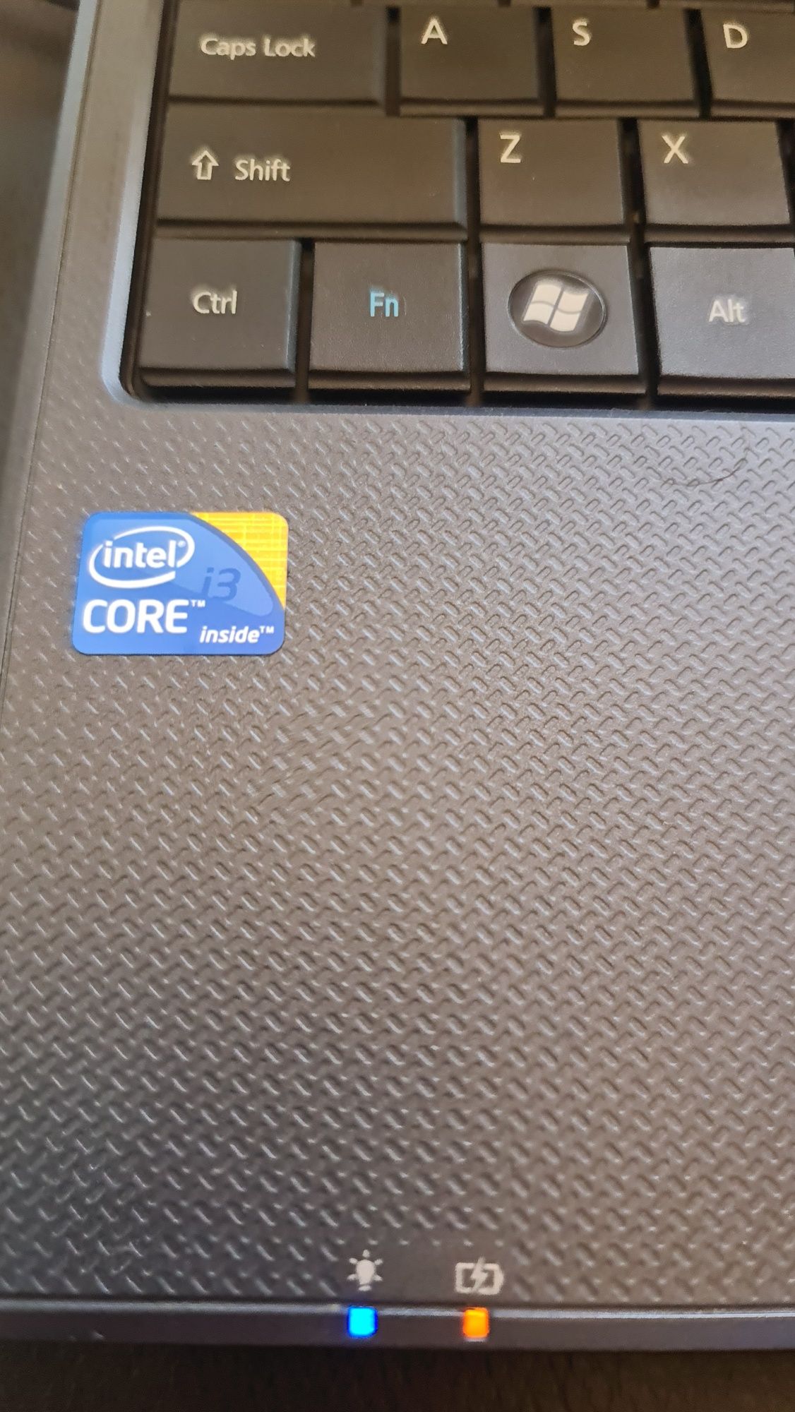 Vând  laptop Acer