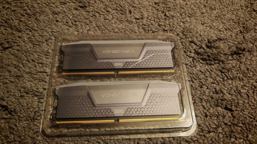 Рам памет Corsair Vengeance Rgb Ddr5, 32Gb (2X16Gb) 6000Mhz